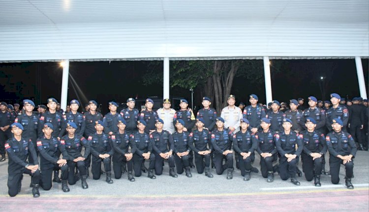 Lepas Keberangkatan Personel Brimobda NTT BKO ke Polda Metro Jaya, Kapolda NTT: Pulanglah dengan Selamat dan Penuh Kebanggaan.