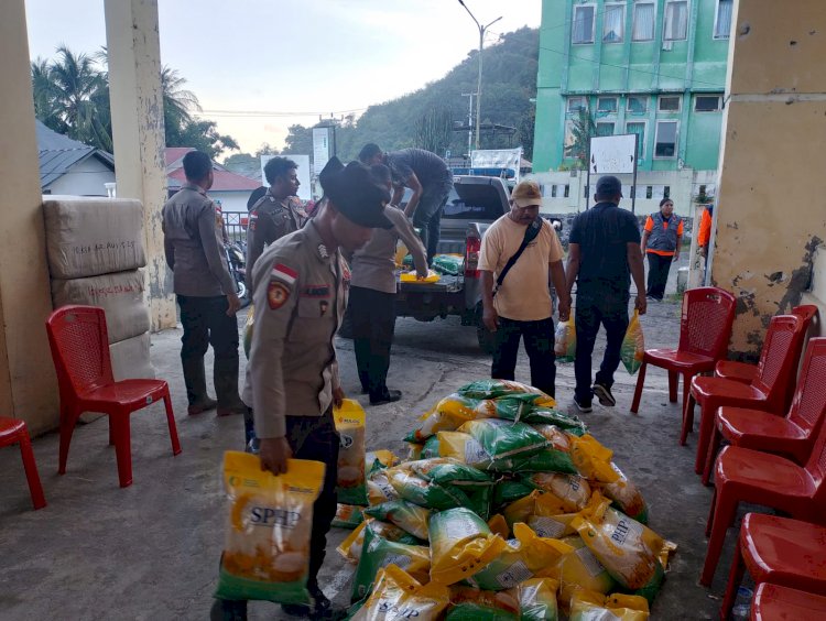 Polres Nagekeo-Polda NTT Distribusikan Air Bersih Bagi Warga Terdampak Banjir di Kecamatan Mauponggo