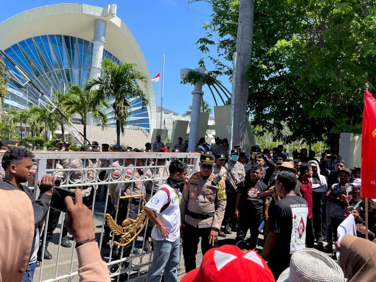 Kapolresta Kupang Kota Terjun Langsung, Pimpin Pengamanan Unras di Momentum Hari Tani Nasional.