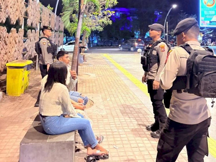 Patroli Malam Satsamapta dan Blue Patrol Satlantas Polresta Kupang Kota, Ciptakan Rasa Aman dan Tertib Lalu Lintas.