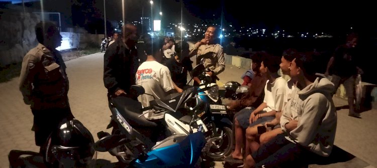Polsek Alak Gelar Patroli Malam dan Sampaikan Imbauan Kamtibmas, Cegah Gangguan Keamanan.