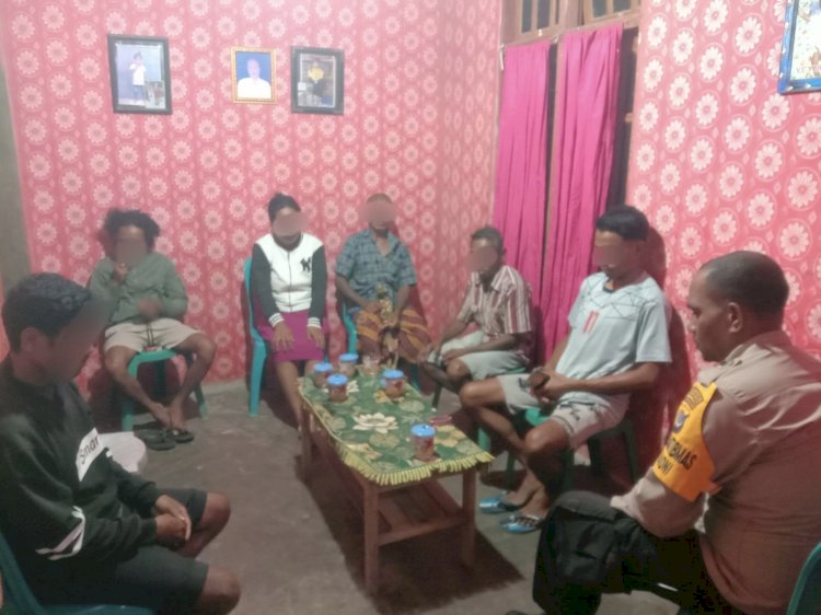 Bhabinkamtibmas Naioni Lakukan Pendekatan Persuasif dan Humanis, Selesaikan Konflik Warga.