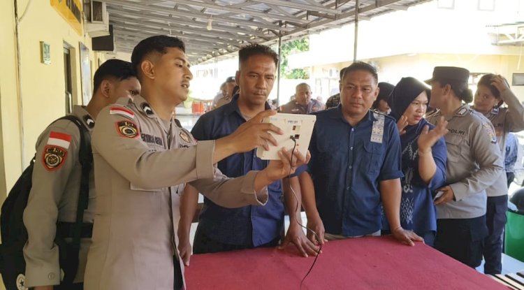 Tingkatkan Disiplin, Polresta Kupang Kota Terapkan Absensi Finger Print dan Perekaman Wajah.