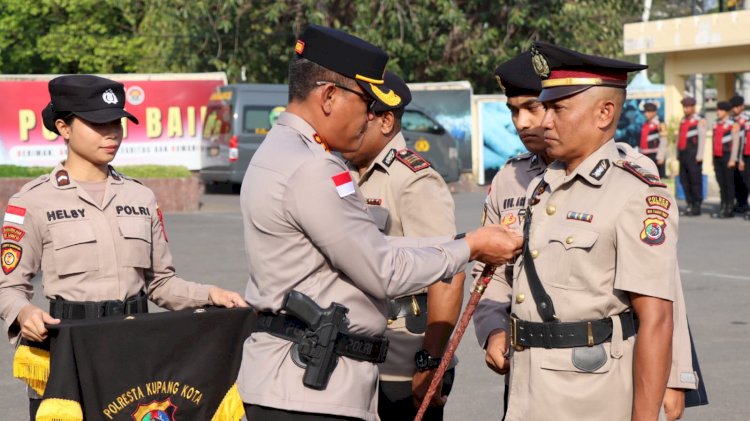 Kapolresta Kupang Kota Pimpin Upacara Sertijab Kasat Samapta dan Kapolsek Alak