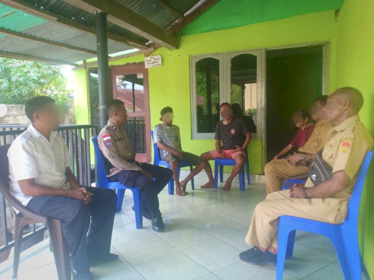 Respon Cepat Bhabinkamtibmas Kelurahan Oepura Mediasi Kasus Pelemparan Kaca Posko Tagana