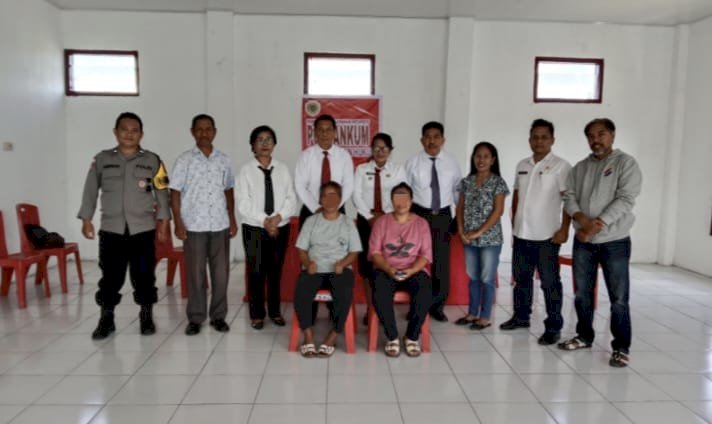 Bhabinkamtibmas Kelurahan Fatufeto Mediasi Warga, Selesaikan Permasalahan Jalan Setapak Secara Damai.