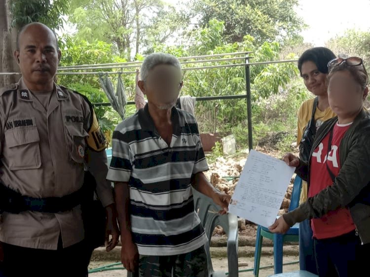 Mediasi di Rumah Pak Bhabin, Bhabinkamtibmas Batuplat Damaikan Permasalahan Sewa Mobil Taxi Online.