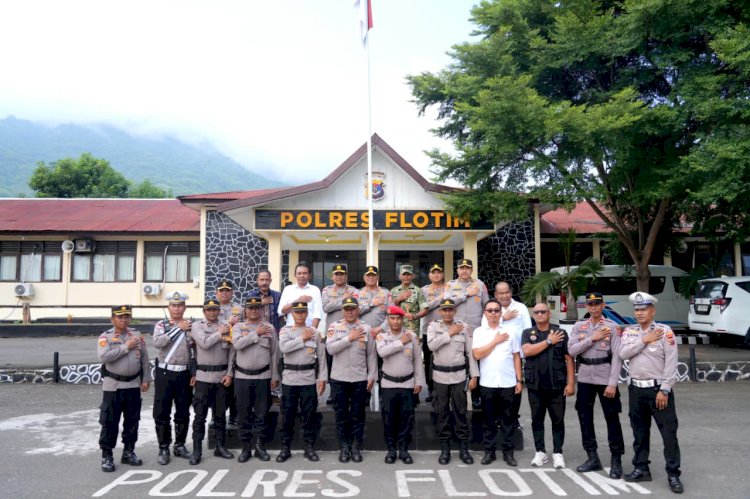 Wakapolri Menyapa Personel Polres Flores Timur, Tekankan Standar Layanan 110 & Pamapta Merata Nasional.