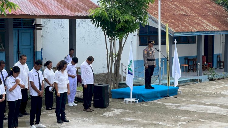 Kapolsek Kota Lama Pimpin Upacara di SMK Pelayaran, Tekankan Pencegahan Kenakalan Remaja dan Tertib Berlalu Lintas.
