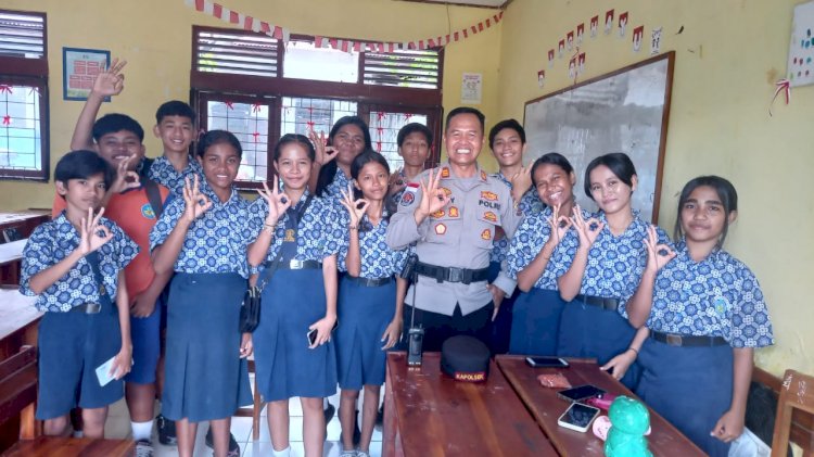 Kapolsek Maulafa Gelar Patroli dan Sambangi Tiga Sekolah, Ingatkan Pelajar Hindari Tawuran, Miras, Rokok hingga Narkoba.