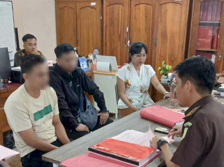 Polsek Kota Raja, Polresta Kupang Kota Serahkan Tersangka Kasus Pencabulan Anak ke Kejaksaan.