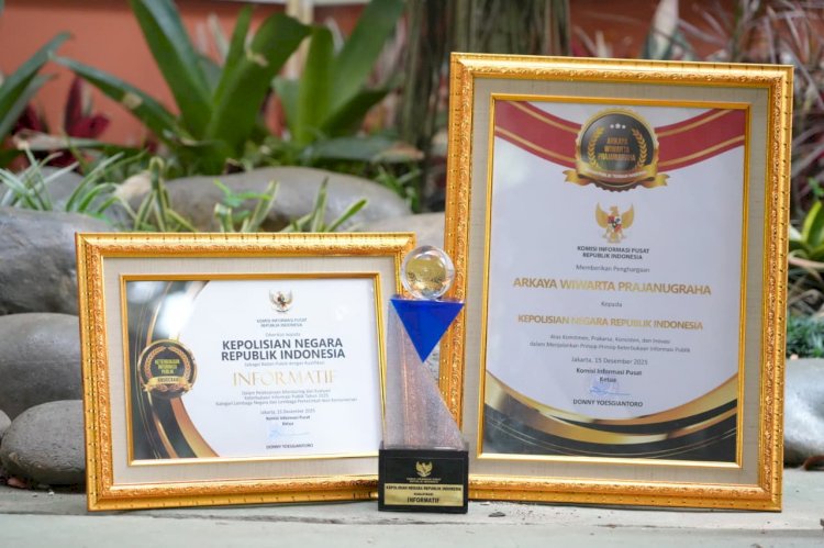 Dinobatkan sebagai Badan Publik Terbaik Nasional, Polri Raih Arkaya Wiwarta Prajanugraha dalam Monev KIP 2025.