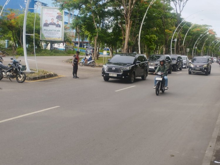 Pelayanan di Pagi Hari, Satsamapta Polresta Kupang Kota Bantu Kelancaran Aktivitas Warga.