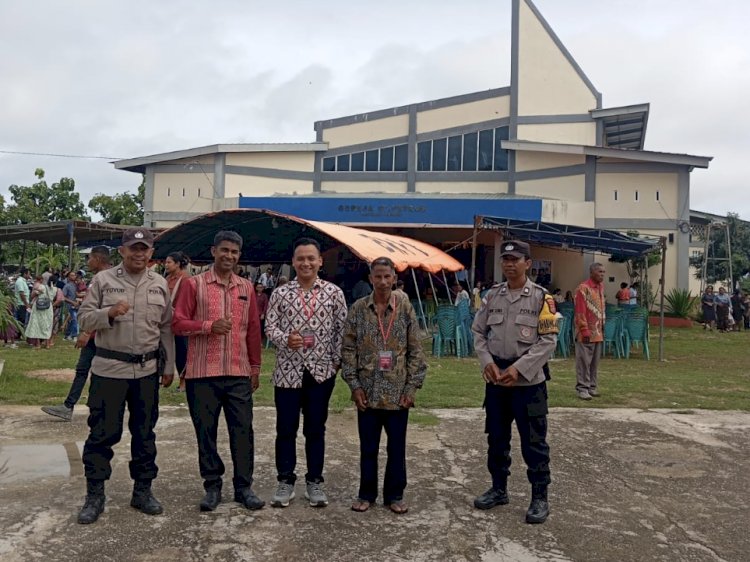 Pengamanan Natal 2025, Polsek Alak Hadir Berikan Rasa Aman bagi Jemaat.