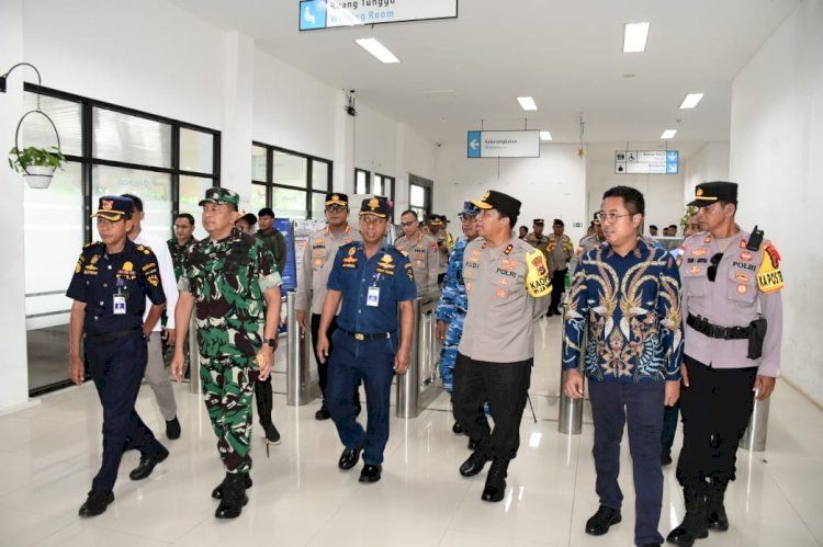 Amankan Perayaan Natal 2025, Kapolda NTT Turun Langsung Pimpin Patroli Skala Besar.