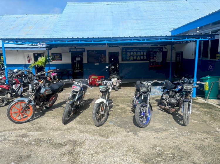 Satlantas Polresta Kupang Kota Gelar Patroli Malam Natal, Tindak Pengguna Knalpot Racing dan Aksi Balap Liar Jalanan.