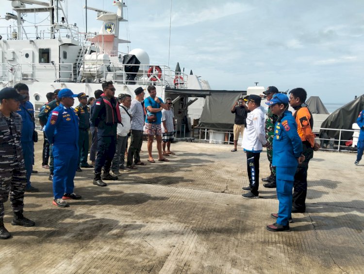 Polda NTT Geser Alut, Penyelam, dan Logistik Perkuat Pencarian Hari Kedua KM Putri Sakinah.