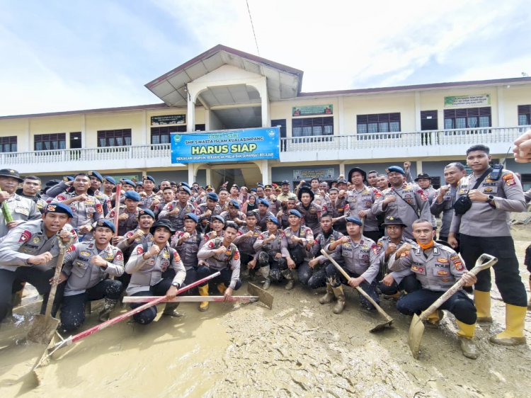 Kapolri Tinjau Aceh Tamiang, Targetkan Sekolah Bisa Segera Beroperasi.
