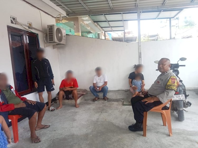 Berawal dari Ejekan, Motor Jadi Sasaran: Bhabinkamtibmas Fatukoa Redam Amarah Warga Lewat Jalur Kekeluargaan.