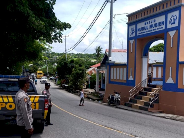 Polsek Alak Laksanakan Patroli dan Monitoring Sholat Jumat, Ciptakan Rasa Aman bagi Jamaah.