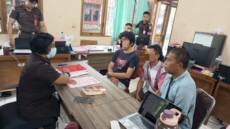 Polsek Alak, Polresta Kupang Kota Limpahkan Tersangka Kasus Persetubuhan Anak di Bawah Umur ke JPU.