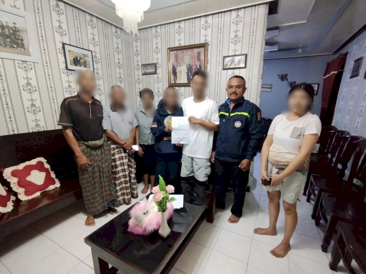 Respon Cepat Laporan Ketua RT, Bhabinkamtibmas Kelurahan Mantasi Selesaikan Perselisihan Warga Melalui Problem Solving.