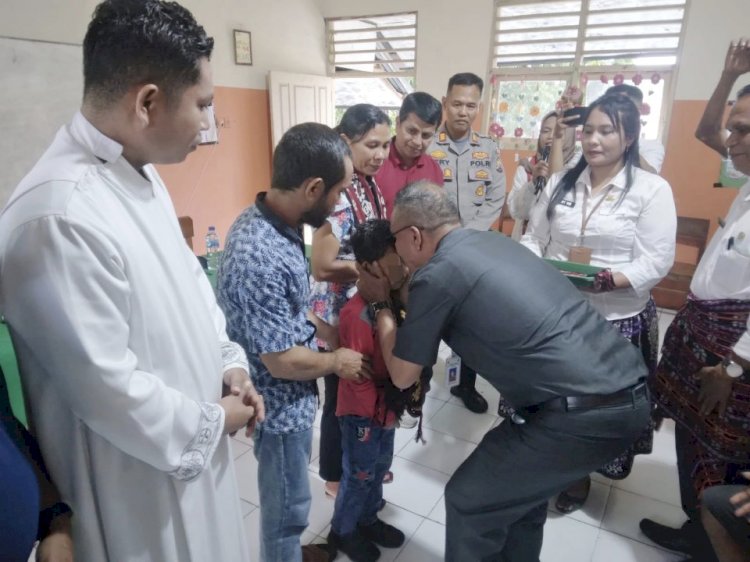 Mediasi Akhiri Kesalahpahaman di SD Negeri Oehendak: Kapolsek Maulafa Imbau Kedepankan Komunikasi.