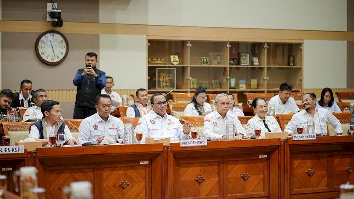 RDPU dengan Komisi III DPR, Tiga Serikat Buruh Tolak Polri di Bawah Kementerian.