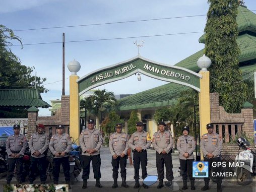 Berikan Rasa Aman di Hari Idul Fitri, Polresta Kupang Kota Terjunkan Personel Pengamanan Shalat Ied.