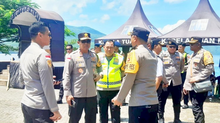 Pastikan Pengamanan Maksimal, Kapolda NTT Tinjau Langsung Prosesi Semana Santa di Kapela Tuan Ma