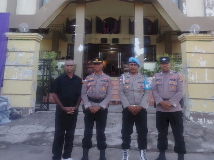 Polsek Kota Lama Amankan Ibadah Jumat Agung di 22 Gereja, Kapolresta Kupang Kota Apresiasi Sinergi Pengamanan.