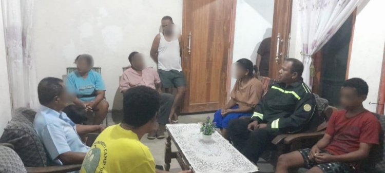 Bhabinkamtibmas Manutapen Selesaikan Salah Paham Warga Secara Kekeluargaan