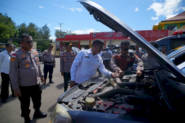Irwasda Polda NTT Cek Langsung Kendaraan Operasional dan Senjata Api di Polresta Kupang Kota