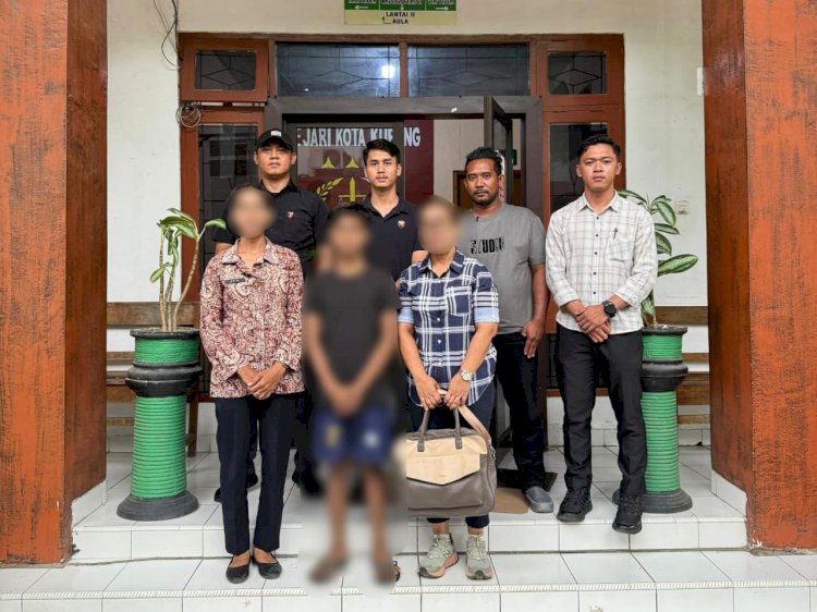 Selesaikan Penyidikan Kasus Curanmor, Satreskrim Polresta Kupang Kota Limpahkan Anak Pelaku dan Barang Bukti ke Kejari.