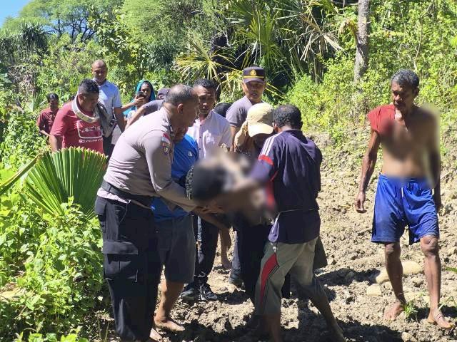 Respons Cepat Polsek Maulafa Evakuasi Korban Tenggelam di Kali Jongkok, Satu Anak Dinyatakan Meninggal Dunia.