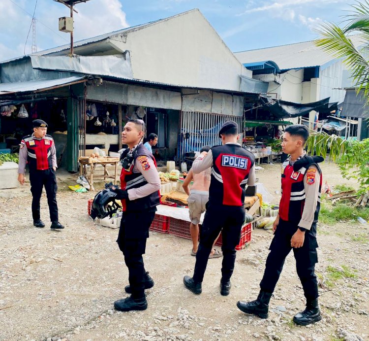Polisi Hadir di Tengah Aktivitas Pasar, Hadirkan Rasa Aman di Pusat Ekonomi.