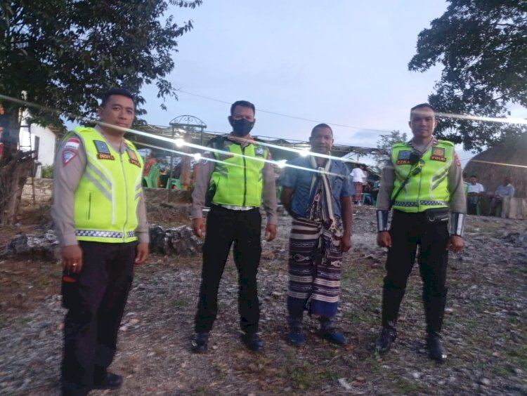 Personel Polsek Maulafa Kawal Ketat Pawai Obor dan Ibadah Syukur HUT ke-25 GMIT Bukit Zaitun Sikumana