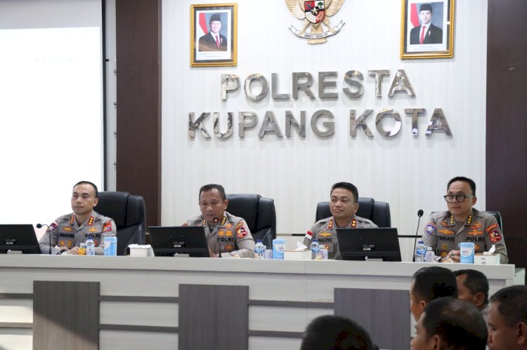 Supervisi Korbinmas Polri di Polresta Kupang Kota, Kapolresta Kombes Djoko: Bhabinkamtibmas Garda Terdepan Jaga Stabilitas Kamtibmas.