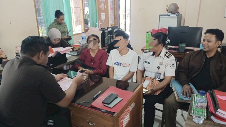 Polsek Kota Raja Laksanakan Tahap II Kasus Pengancaman Anak Berhadapan dengan Hukum