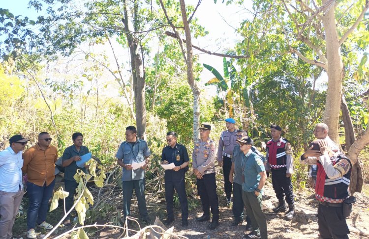 Personel Polresta Kupang Kota dan Polsek Maulafa Amankan Eksekusi Perkara Perdata di Sikumana: Berjalan Aman dan Lancar.