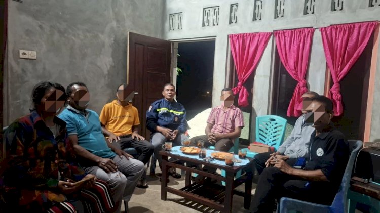 Mabuk Miras Picu Perkelahian Pasutri, Bhabinkamtibmas Bakunase II Respons Cepat Lakukan Mediasi.