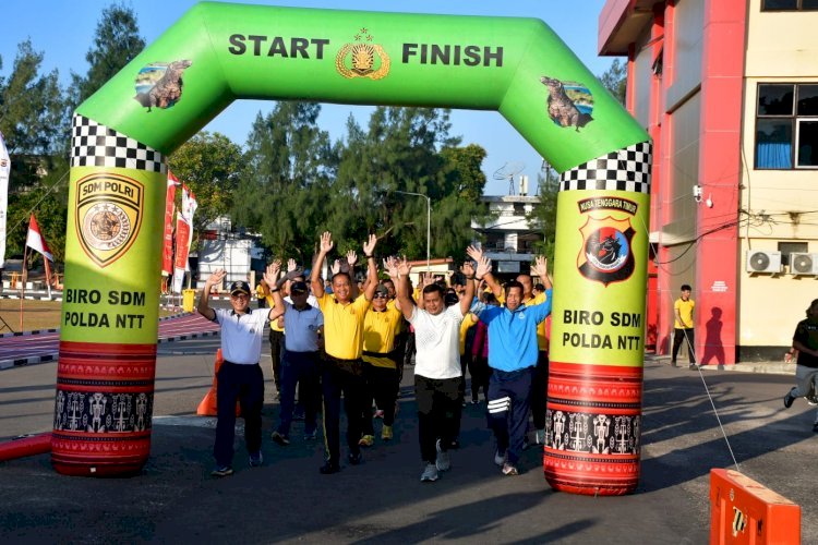 Semarak HUT Bhayangkara ke-80, Polda NTT Gelar Jalan Santai, Senam Bersama hingga Door Prize Spektakuler.
