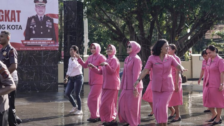 Kapolresta Kupang Kota Pimpin Upacara Kenaikan Pangkat 66 Personel Periode 1 Juli 2026.