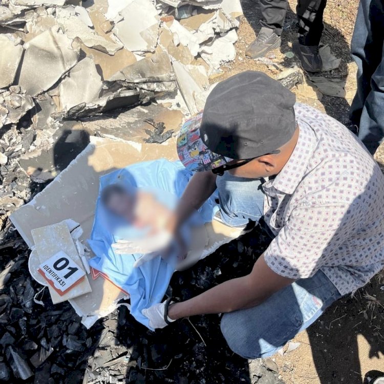 Bayi Perempuan Ditemukan Meninggal dalam Kantong Plastik, Kapolsek Kota Raja Pimpin Langsung Olah TKP.