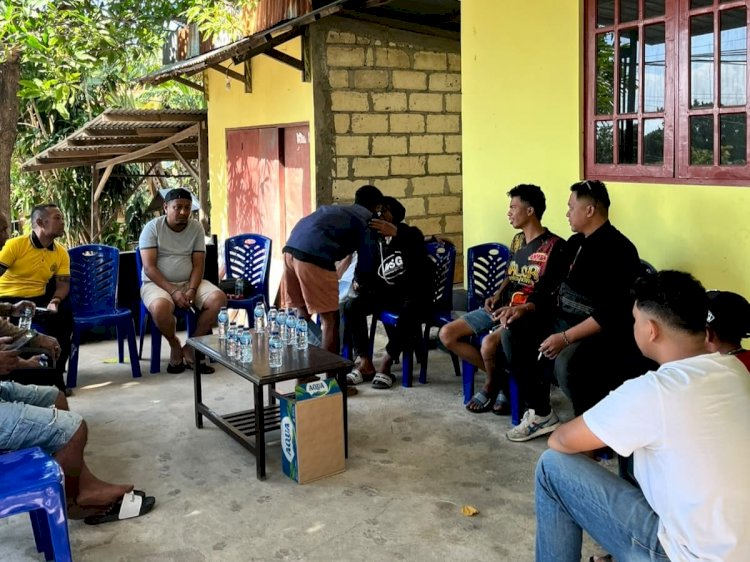 Bhabinkamtibmas Naikoten 2 Berhasil Mediasi Konflik Pemuda, Situasi Kamtibmas Kembali Kondusif.