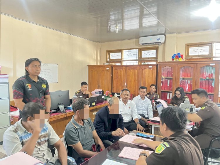 Tahap II Kasus Pengeroyokan di Kolhua, Polsek Maulafa Serahkan Lima Tersangka ke Kejari Kota Kupang.