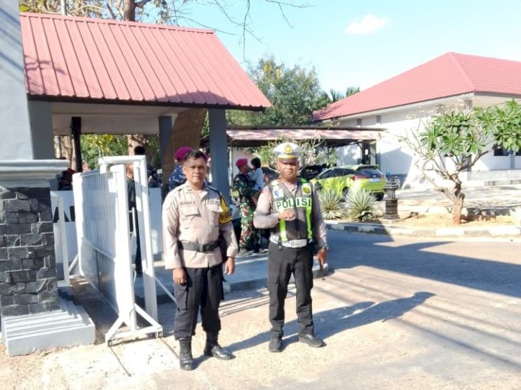 Bhabinkamtibmas Namosain Amankan Jalan Santai Festival Budaya, Wujudkan Kegiatan Masyarakat Berlangsung Aman dan Tertib.