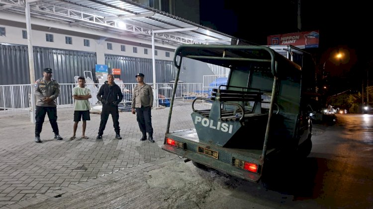 Patroli Lampu Biru Polsek Maulafa Ciptakan Rasa Aman di Tengah Malam, Kapolsek Petterson Riwu: Kehadiran Kami Bagian Dari Pelayanan.