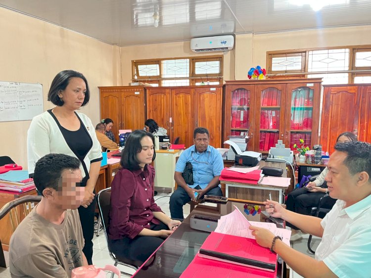 Tahap II Kasus Pembunuhan di Alak, Penyidik PPA Satreskrim Polresta Kupang Kota Serahkan Tersangka dan Barang Bukti ke Jaksa.