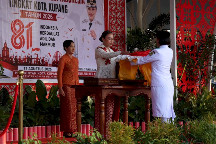 Semangat Kemerdekaan, Wakapolresta Kupang Kota Hadiri Penurunan Sang Merah Putih.